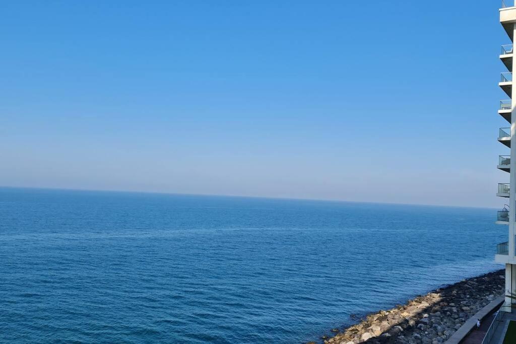 A Perfect Escape - Sea Facing Apartamento Ras al-Khaimah Exterior foto